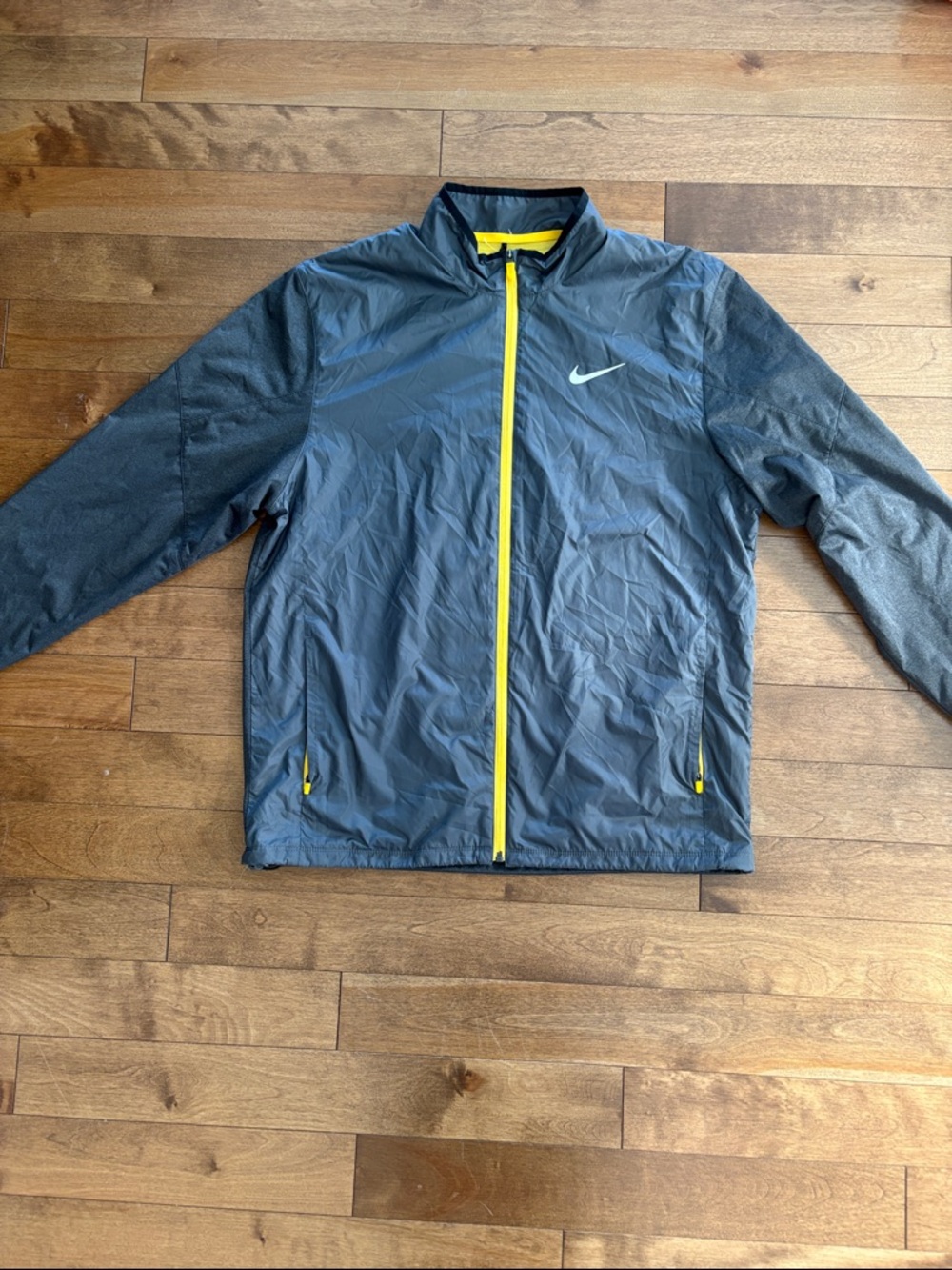 Nike Golf Men’s Dark Gray Windbreaker Jacket with Yellow Zipper